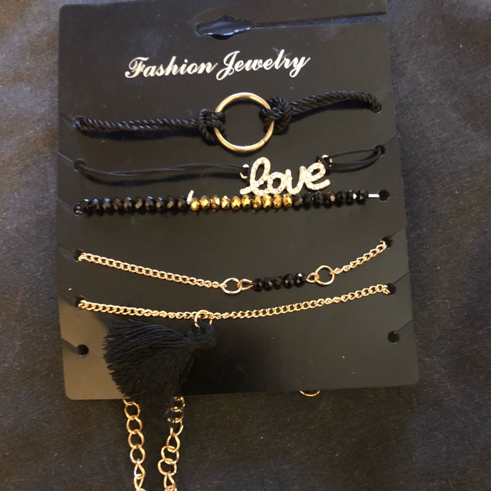 Bracelets & watch - Picture 2 of 4
